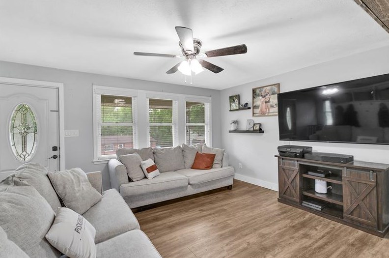 817 Victory Rd, Allison Park, PA 15101