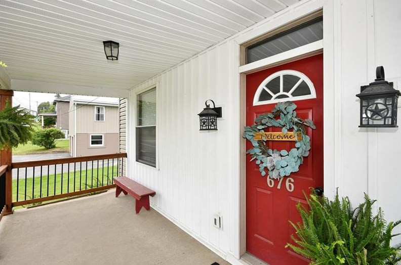 676 Westland Rd, Hickory, PA 15340