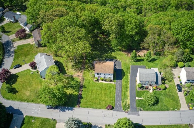 231 Kenney Dr, Sewickley, PA 15143