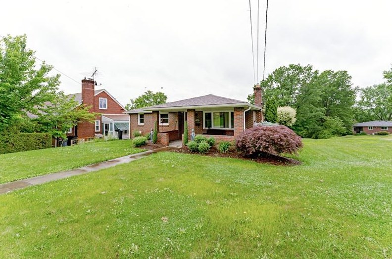 1300 9th St, North Huntingdon, PA 15642
