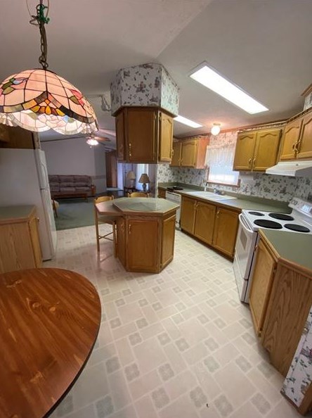 215 Easy St, Waynesburg, PA 15370-8325