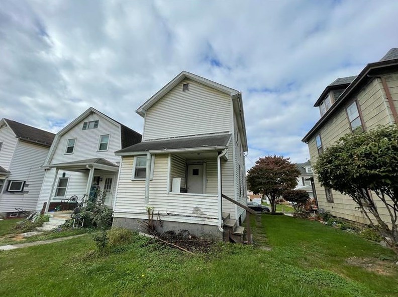 713 Monroe St, New Castle, PA 16101