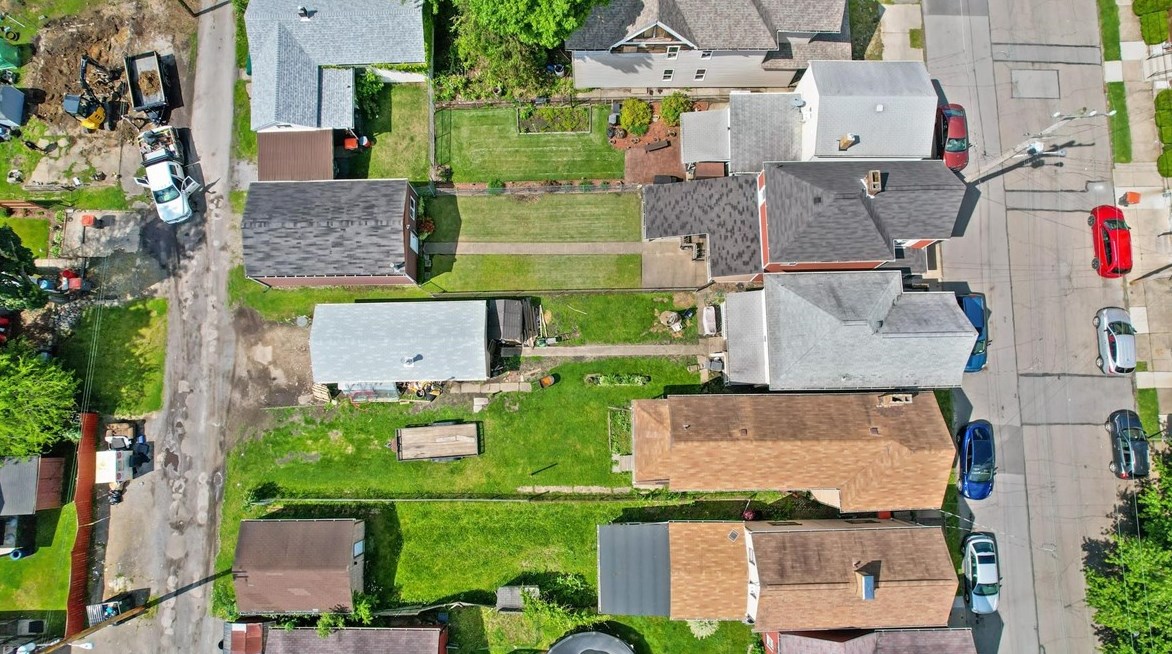 1613 4th Ave, Beaver Falls, PA 15010