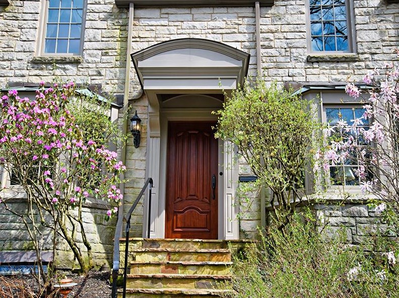 16 Forest Glen Dr, Pittsburgh, PA 15228