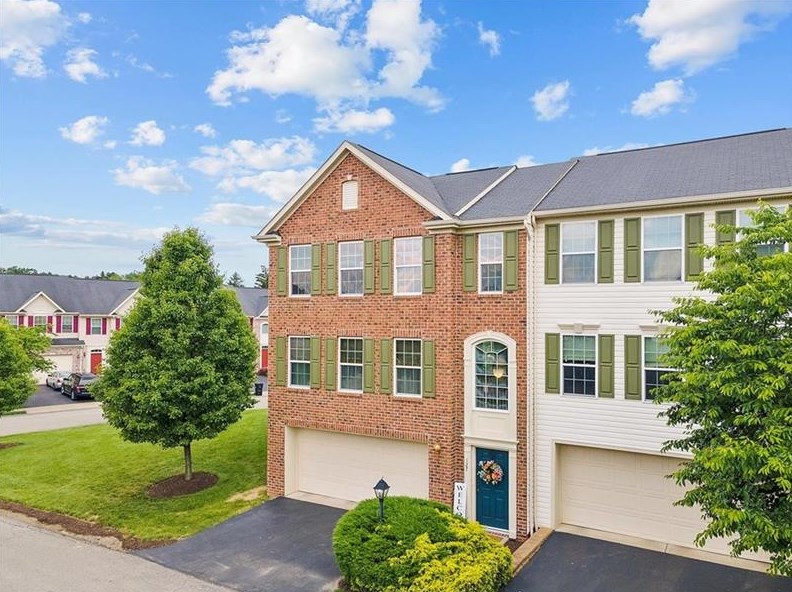 127 Kensington Dr, Pittsburgh, PA 15237