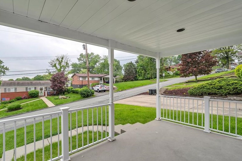 725 Vanderbilt Dr, Monroeville PA  15146-1923 exterior