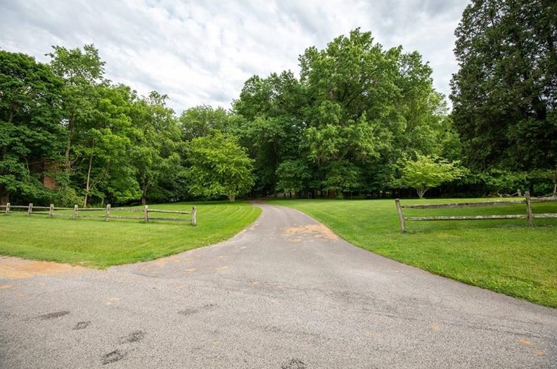 332 Acorn Ln, Prospect, PA 16052