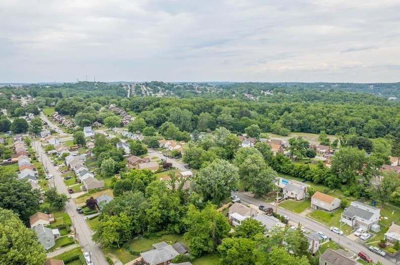 435 Cedarhurst Dr, North Versailles PA 15137-2228 exterior