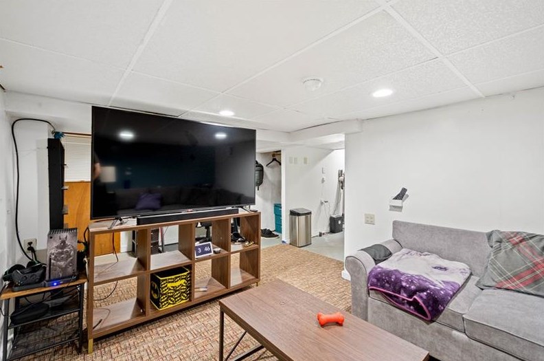 435 Cedarhurst Dr, North Versailles PA 15137-2228 exterior