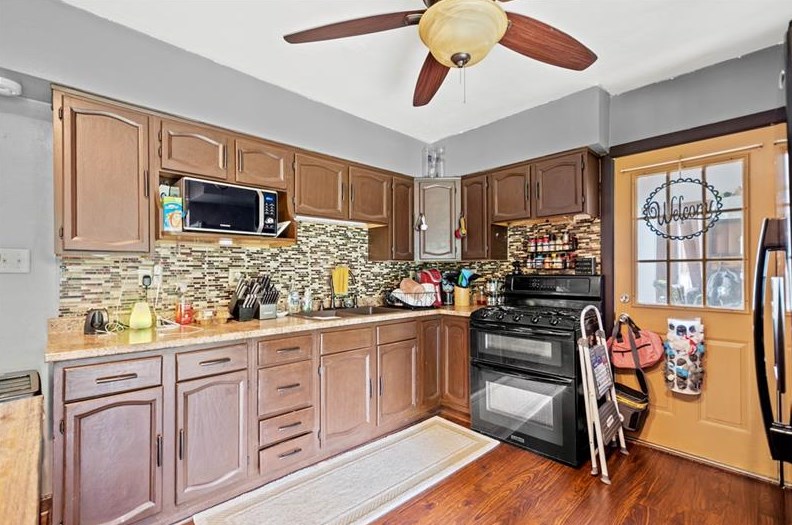 435 Cedarhurst Dr, North Versailles PA 15137-2228 exterior