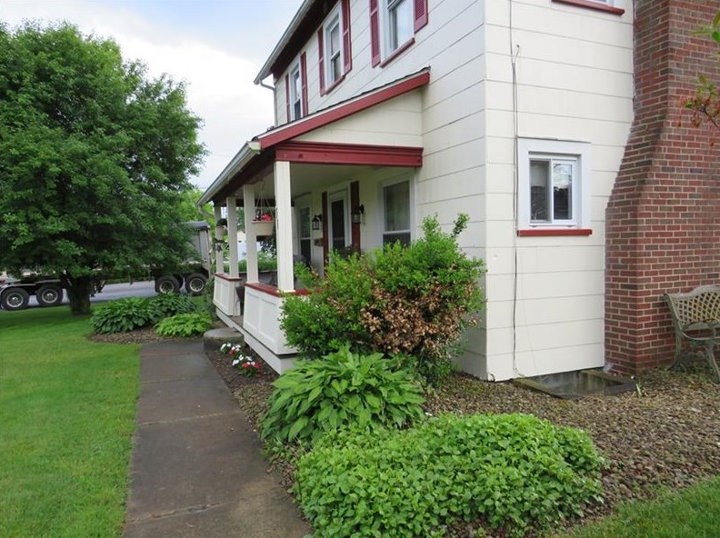 651 Liberty St, Grove City, PA 16127
