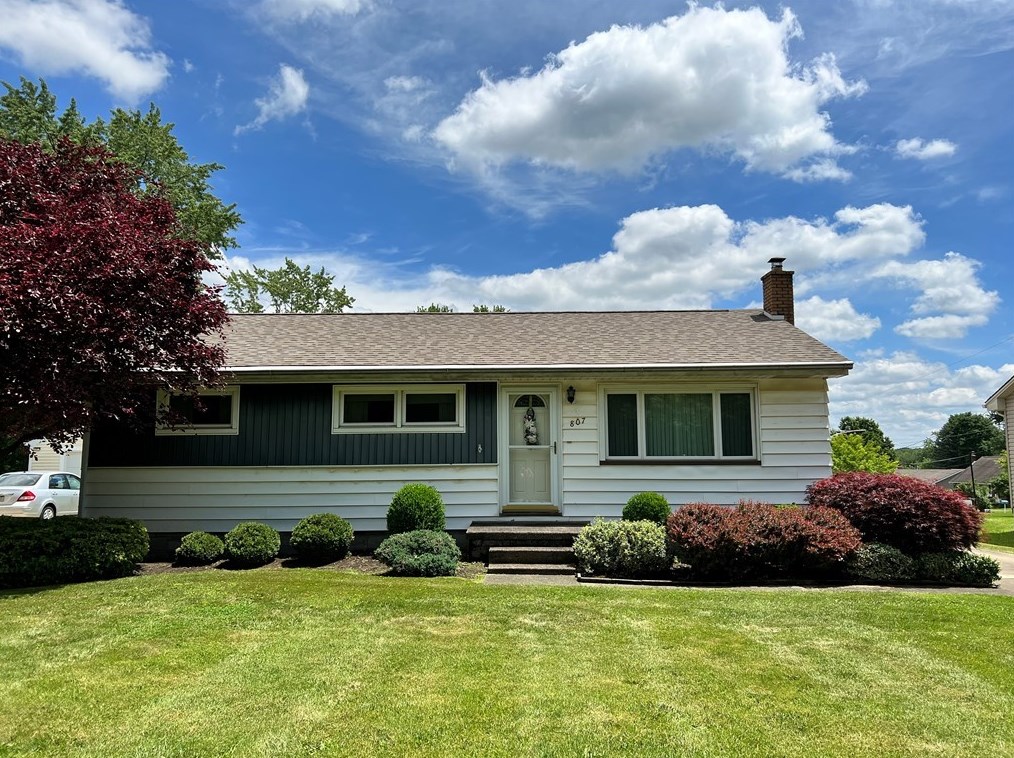 807 Scotland Ln, New Castle, PA 16101-0085