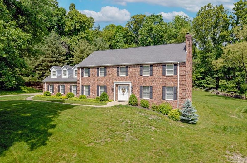 4577 Nature Trail Dr, Allison Park, PA 15101