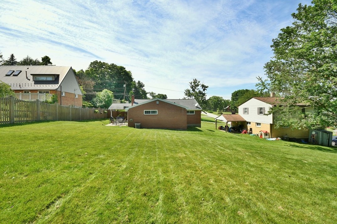 3625 South Park Rd, Bethel Park, PA 15102