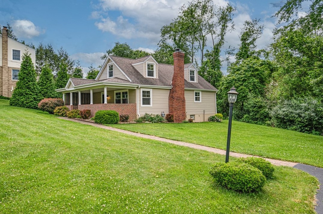 500 Mcmurray Rd, Bethel Park, PA 15102-1038