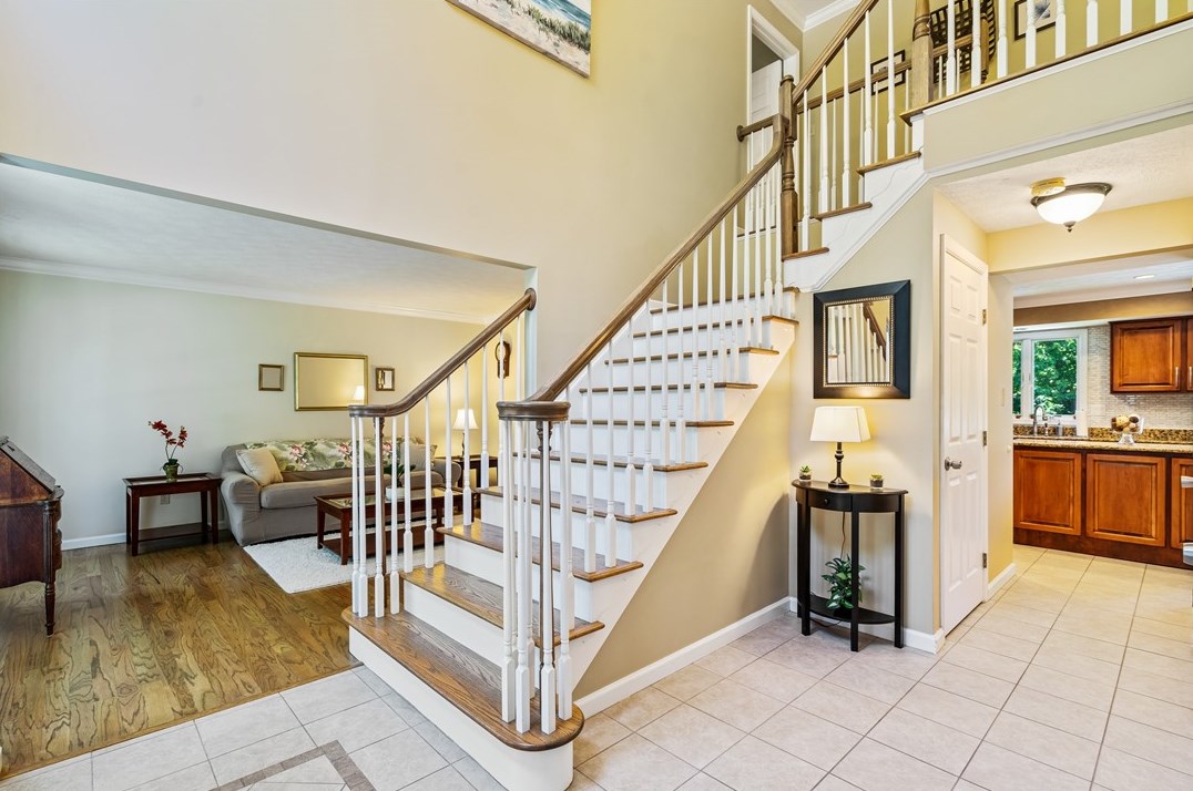 412 Timberlake Dr, Venetia, PA 15367-1394