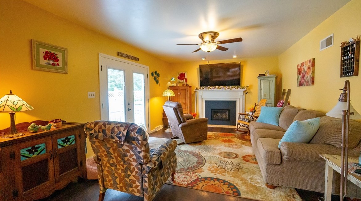 236 Meridian Rd, Butler, PA 16001