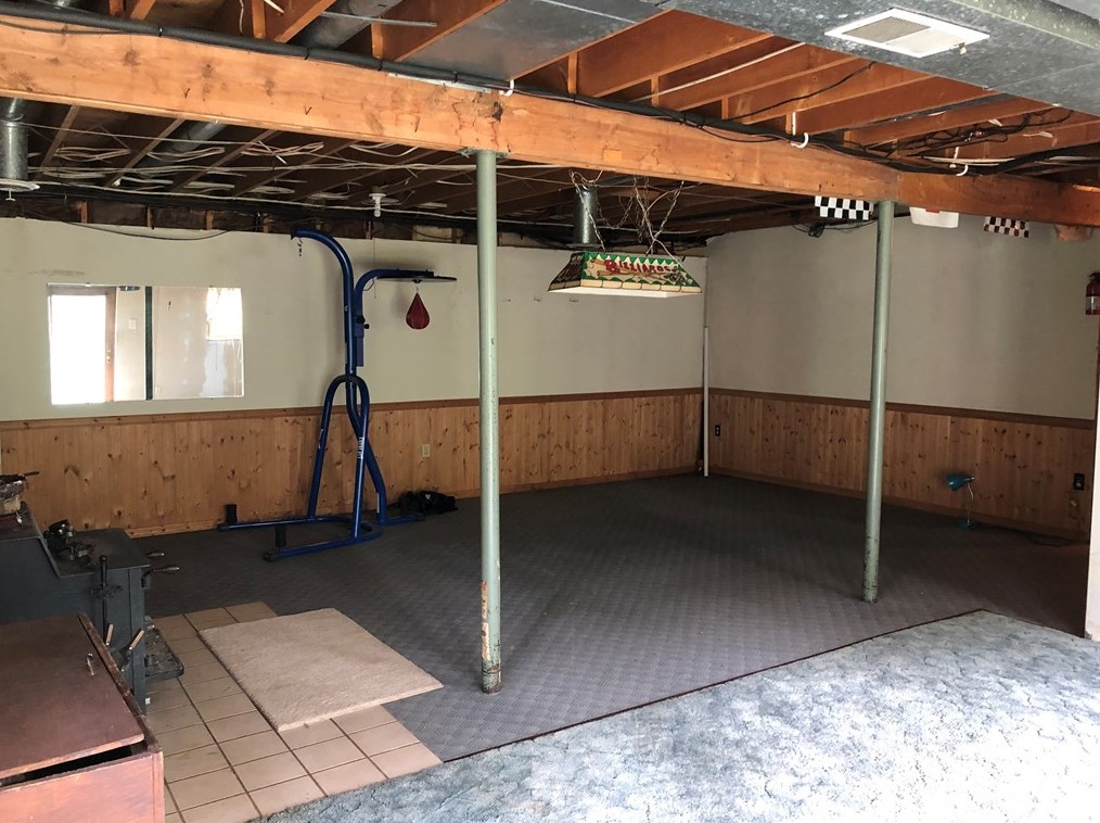 372 Chicora Rd, Butler PA 16001-2356 exterior