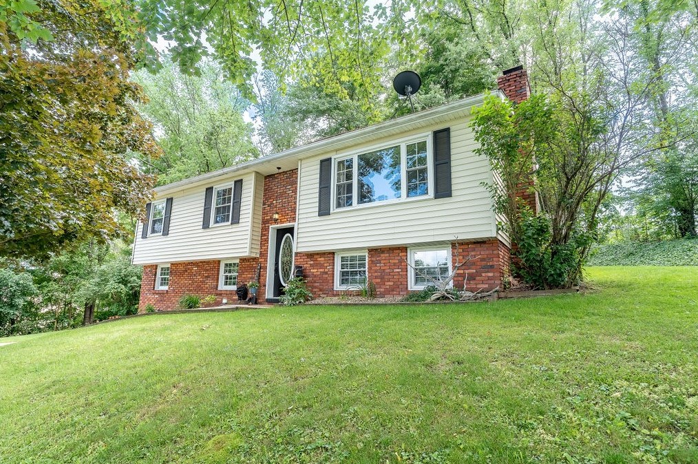 133 Bimber Ave, Beaver Falls, PA 15010