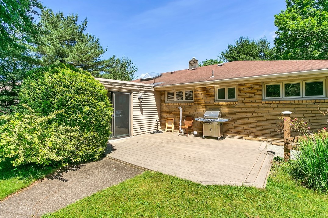 937 Macbeth Dr, Monroeville, PA 15146-3334