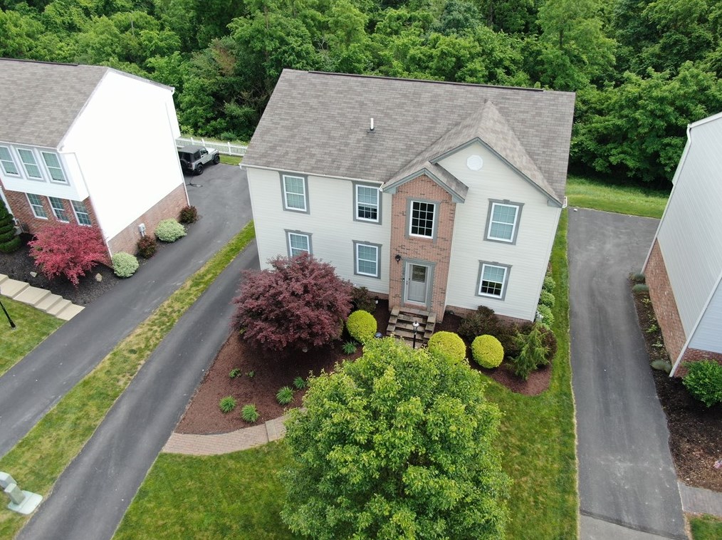 120 Summit Cir, Houston, PA 15342-1091