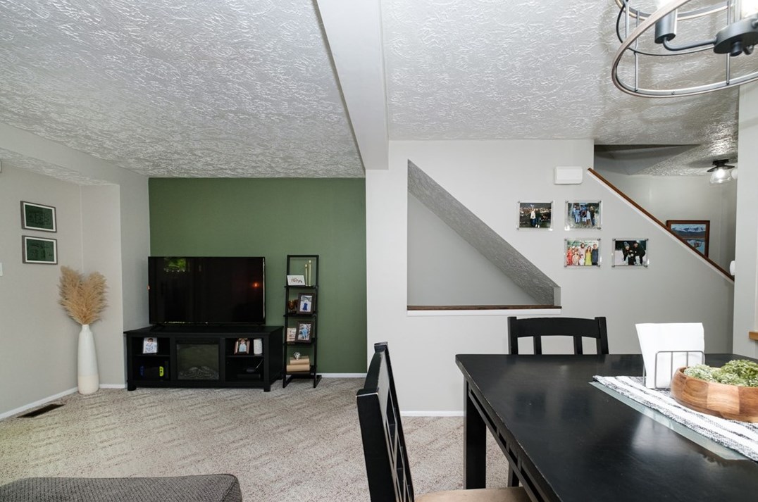 338 Huntingdon Ave, North Huntingdon PA 15642-3143 exterior