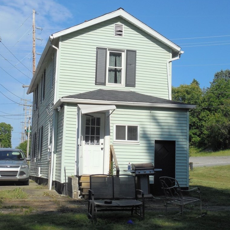 1816 Moravia St, New Castle, PA 16101