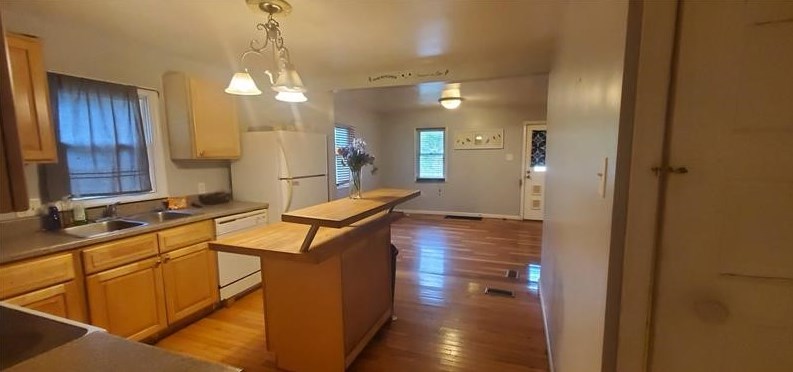 320 Cline, East Pgh, PA 15112