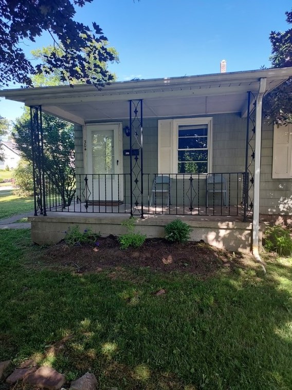 304 Woodland Ave, Grove City, PA 16127