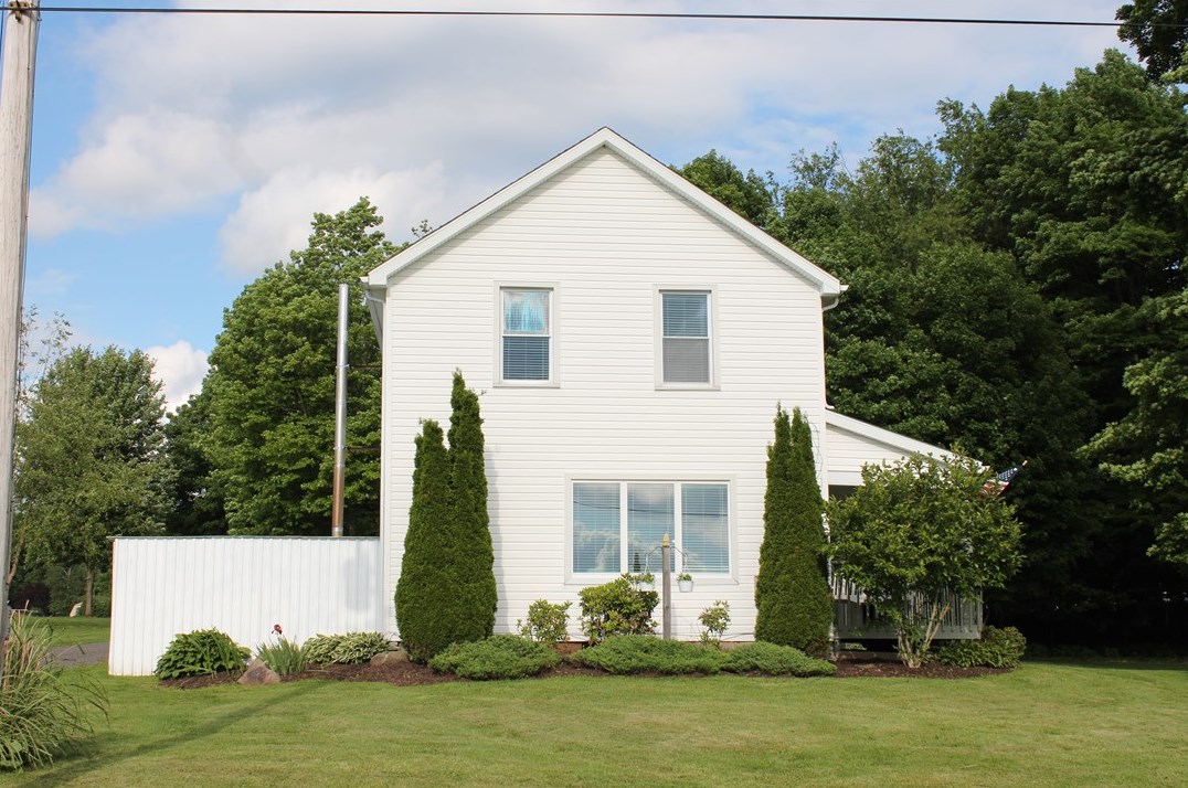 354 Airport Rd, Mercer, PA 16137-4906