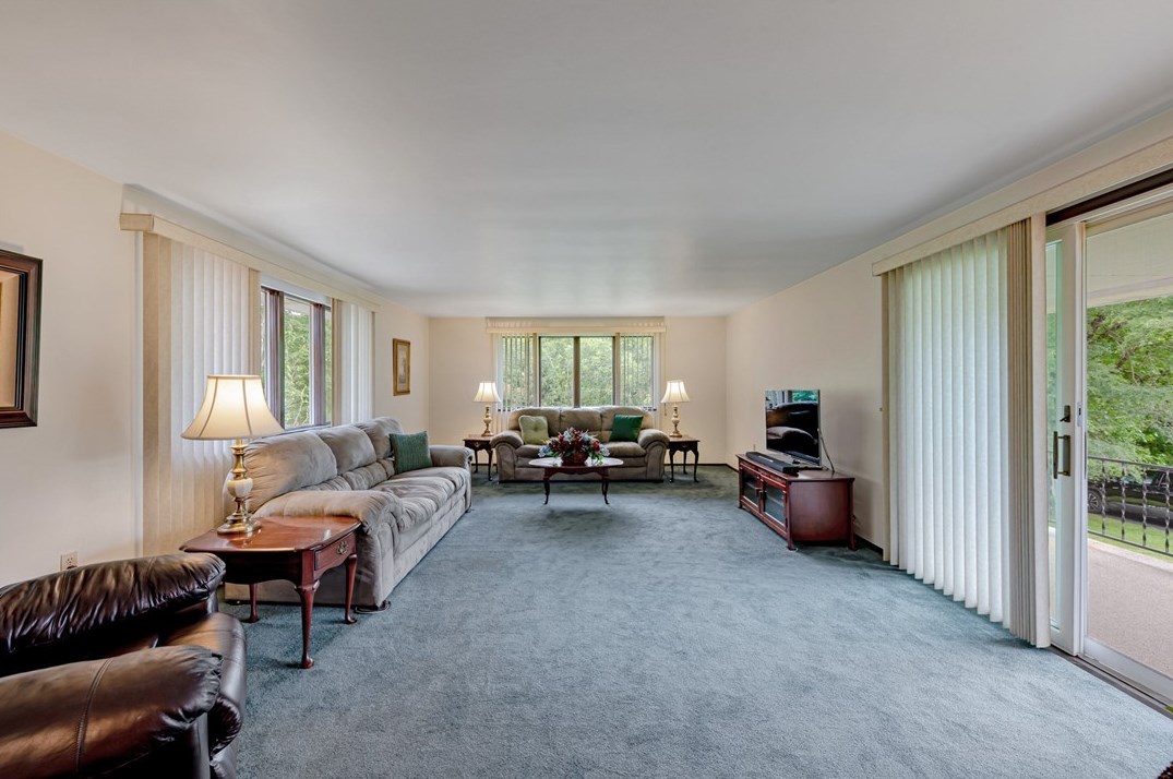 51 Meadowbrook Ave, Greensburg, PA 15601-1758