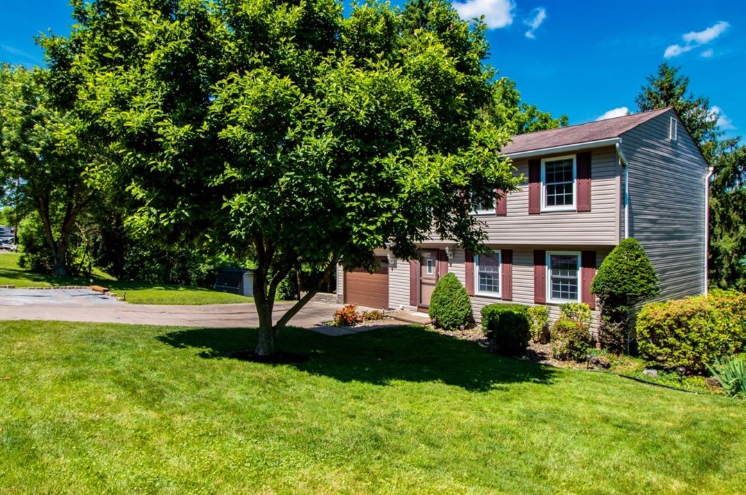66 Gill Hall Rd, Jefferson Hills, PA 15025