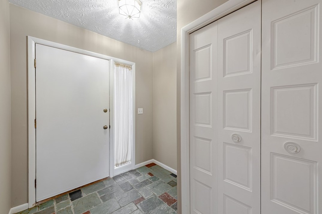 107 Georgetown Ln, Export, PA 15632-1521