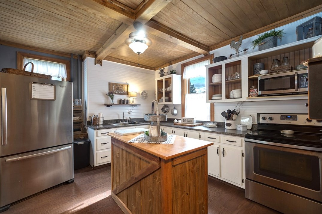 206 Constitution St, Perryopolis PA 15473-1391 exterior