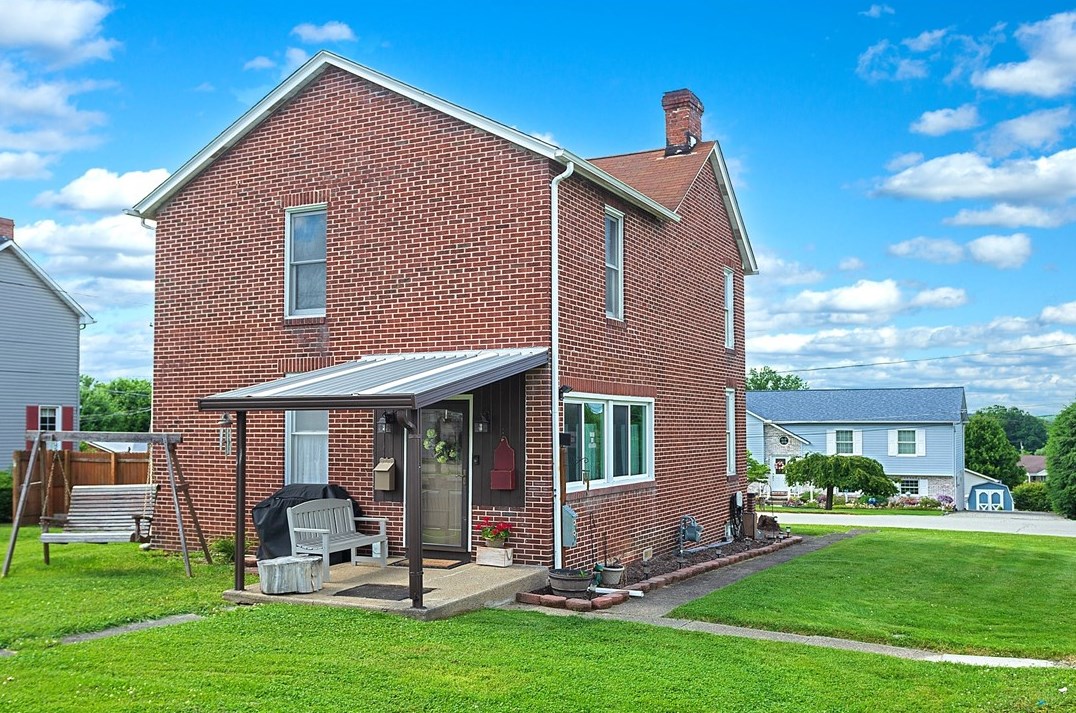 206 Constitution St, Perryopolis PA 15473-1391 exterior