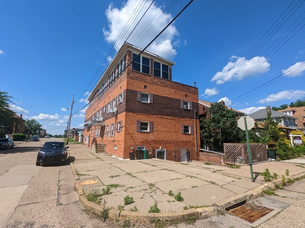 801 23rd St, Ambridge, PA 15003