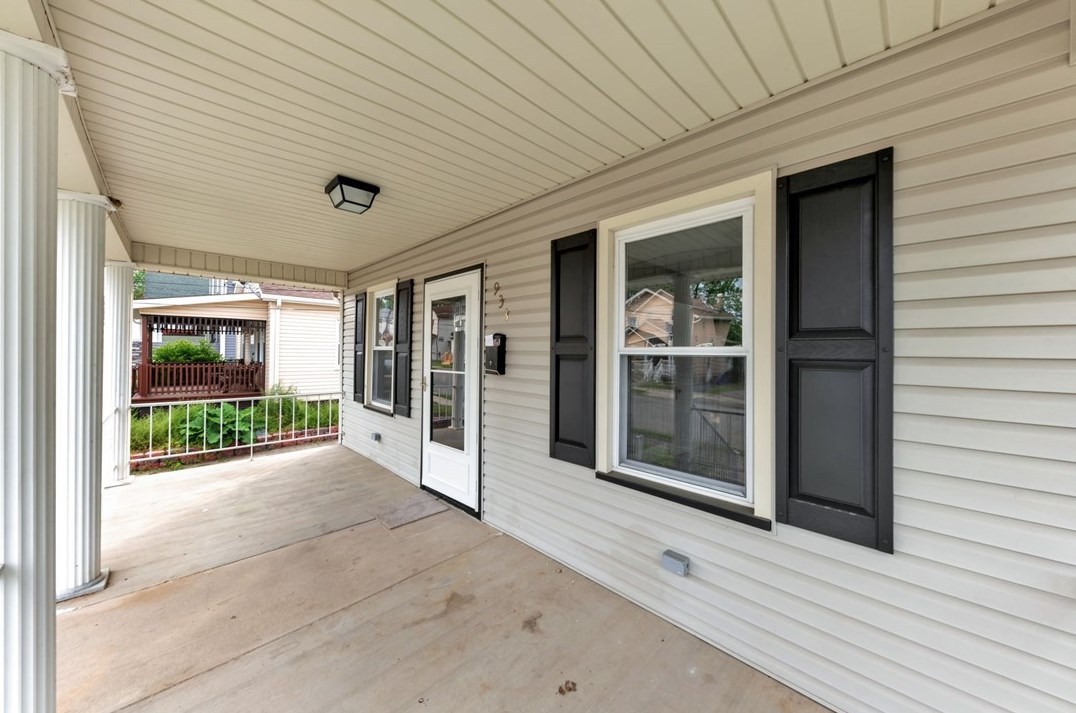 933 Temple Ave, New Castle, PA 16101