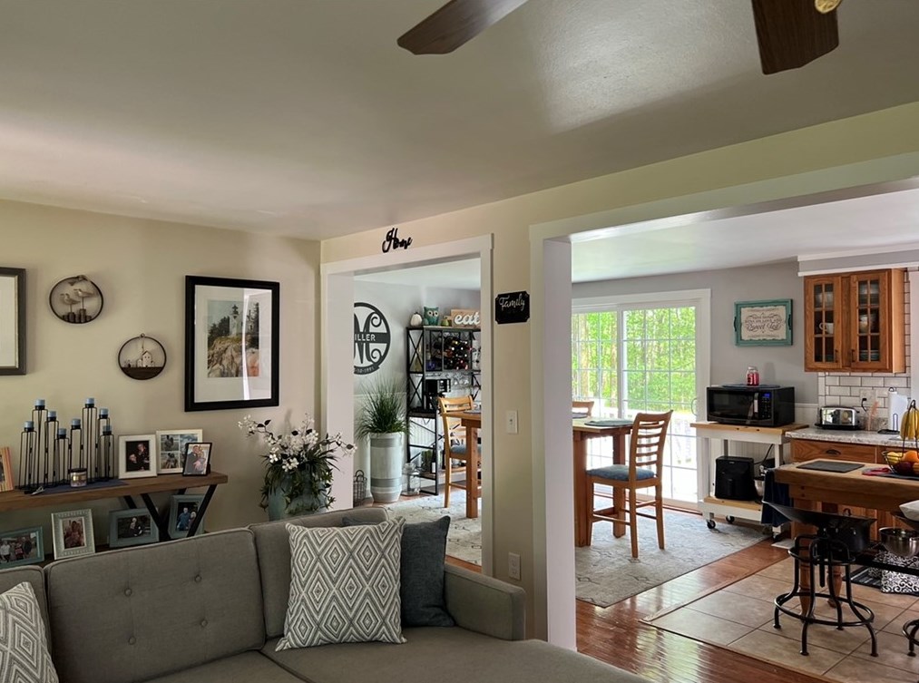 114 Mineral Springs Rd, Hopwood, PA 15445
