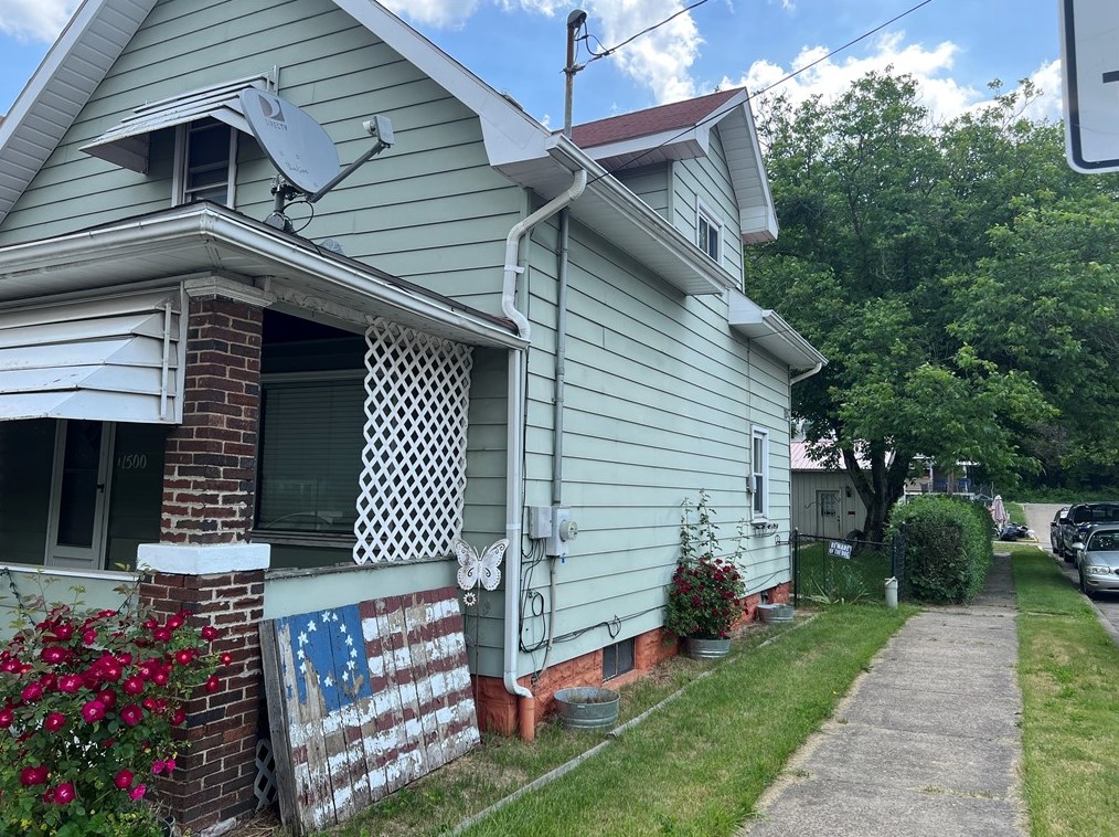 1500 5th Ave, Ford City, PA 16226