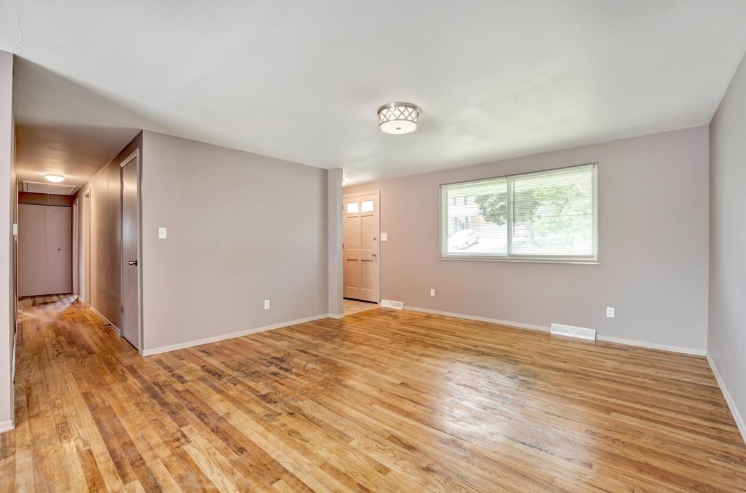 307 S Magnolia Dr, Glenshaw, PA 15116