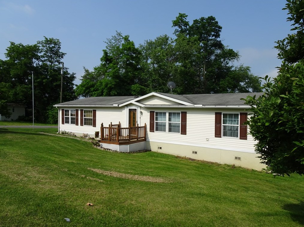 111 Schmitz Rd, Mount Pleasant, PA 15666