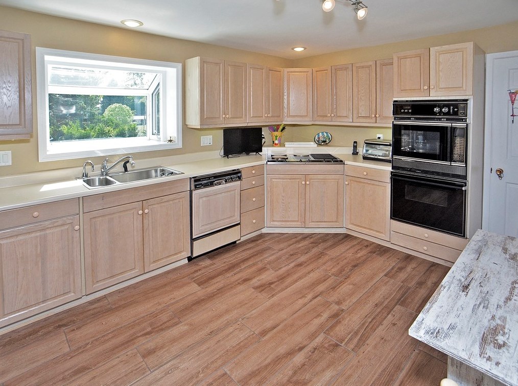 1319 Woodcliffe Dr, Monroeville, PA 15146-4419