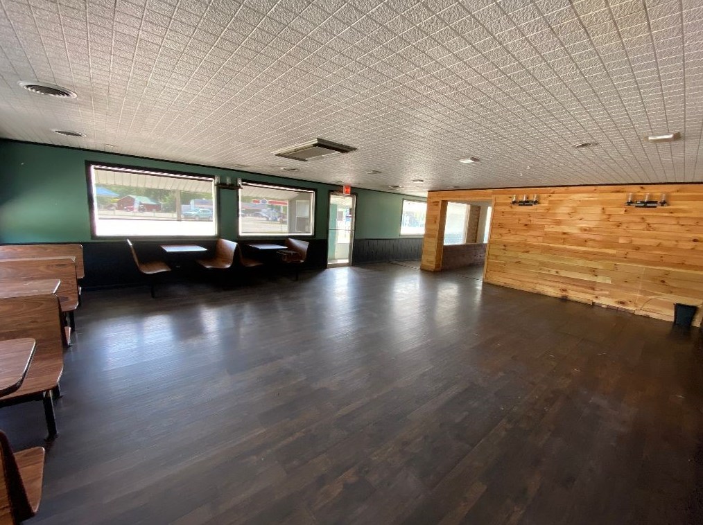 9636 Route 422 Hwy, Shelocta, PA 15774