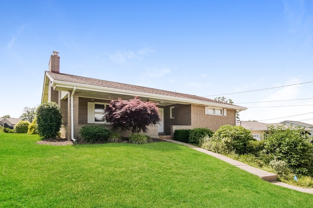 400 Charles Dr, North Huntingdon, PA 15642