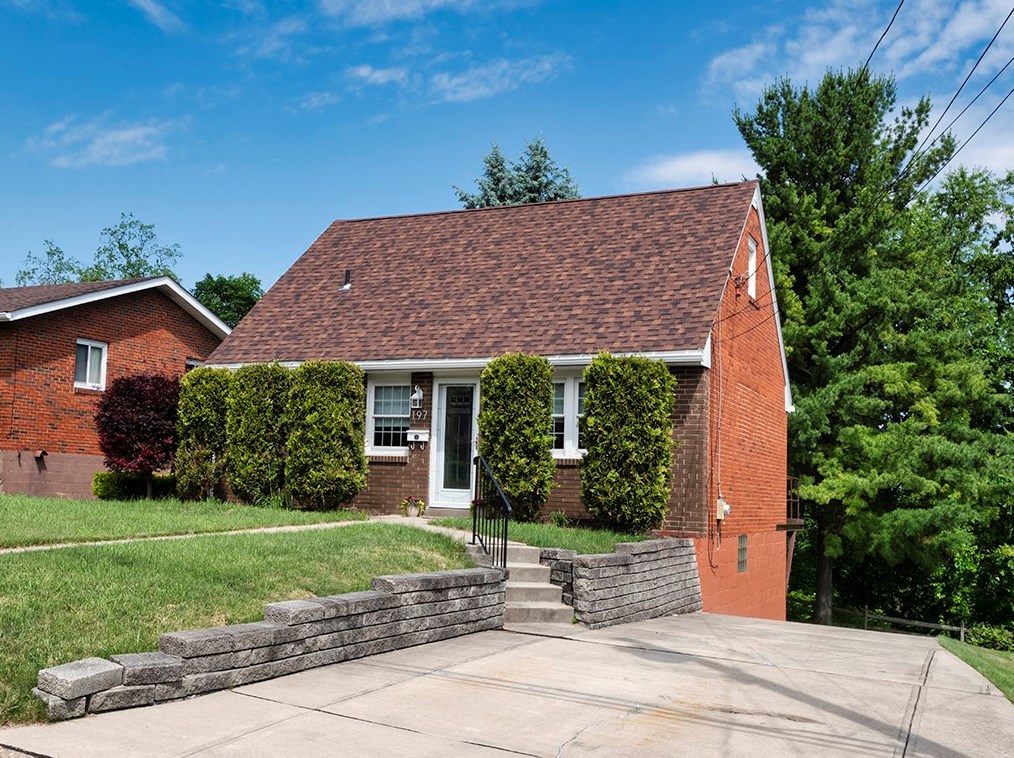 197 Woodridge Dr, Collier Township, PA 15106-1311