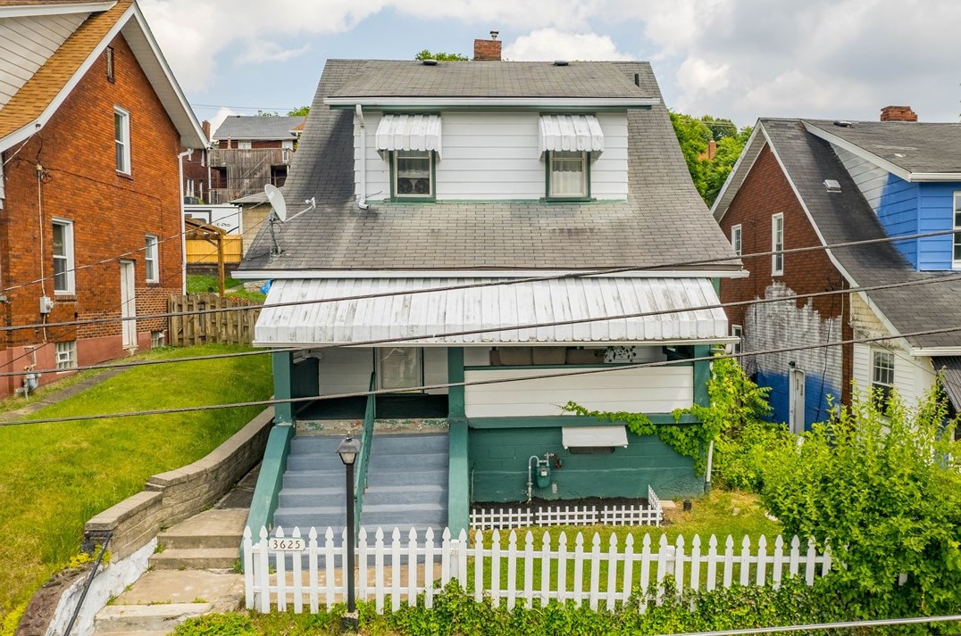 3625 Ada St, Whitaker, PA 15120