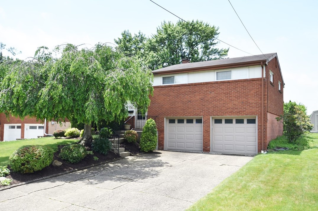 723 Lindsay Rd, Collier Township, PA 15106-3819