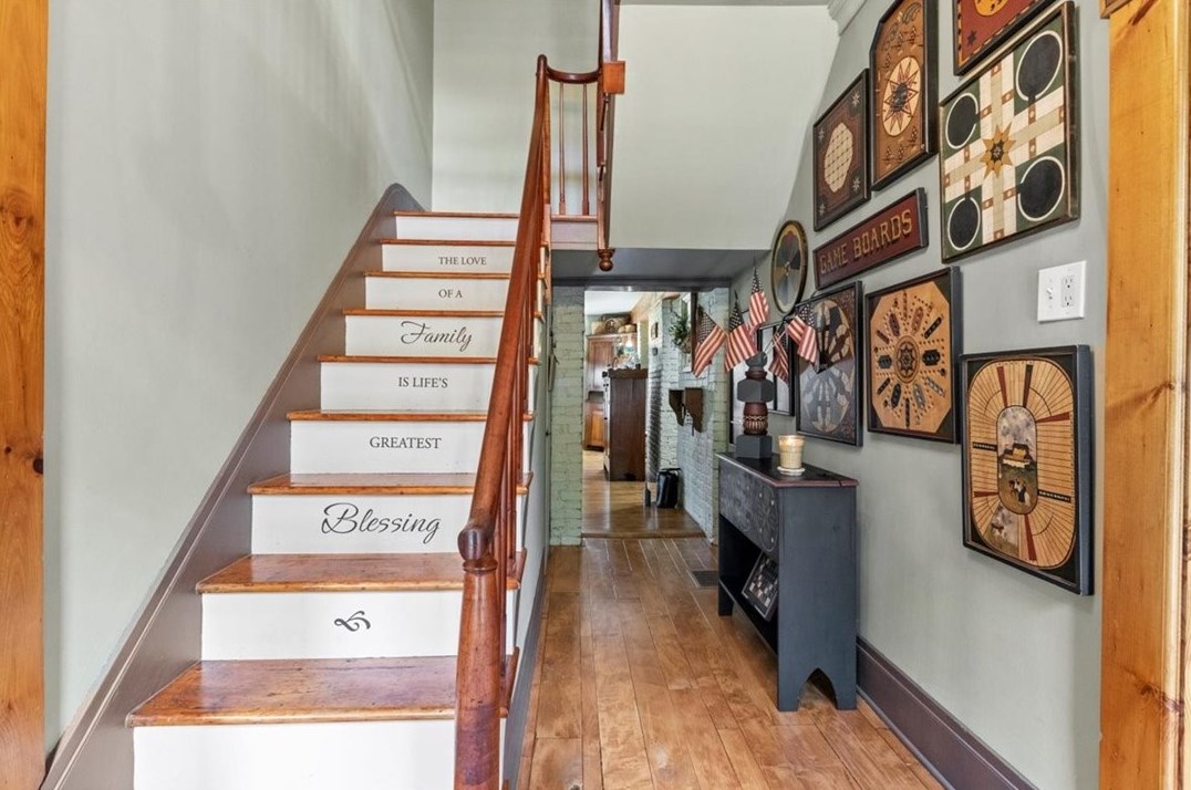 5078 Old Pittsburgh Rd, New Castle, PA 16101