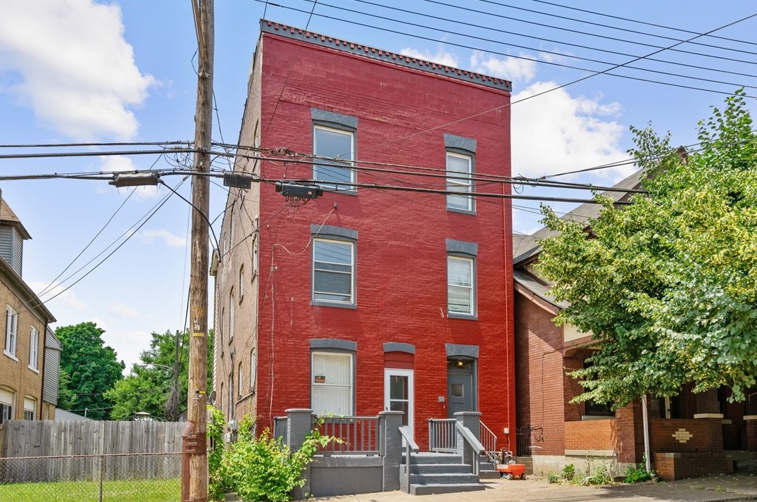 511 Main St, East Pgh, PA 15112-1183