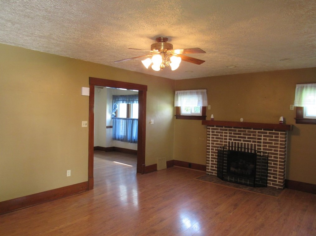 246 Mc Clure Ave, Hermitage, PA 16146